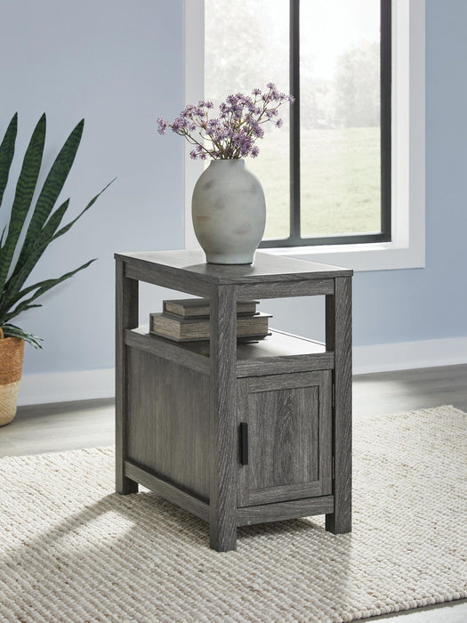Fendenmore - Chair Side End Table