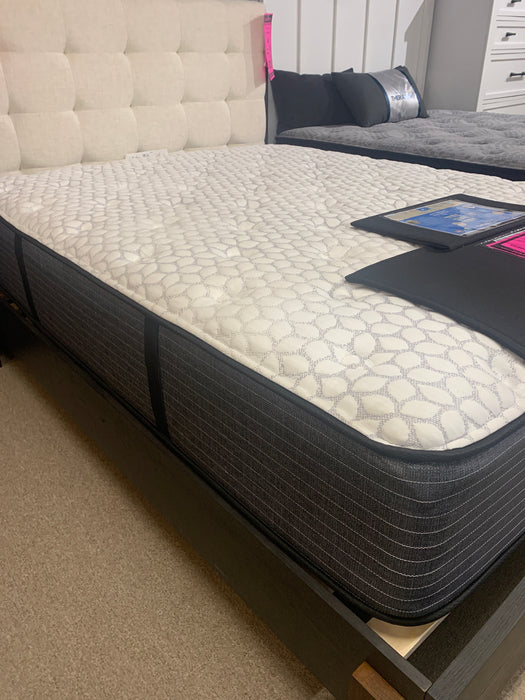 Lake Shore Queen Firm Mattress