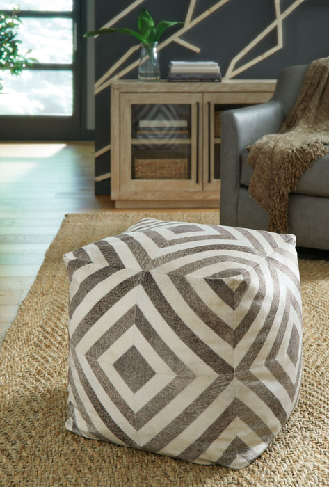 Hartselle - Brown - Pouf