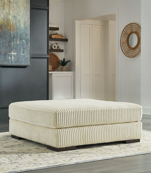 Lindyn - Oversized Accent Ottoman