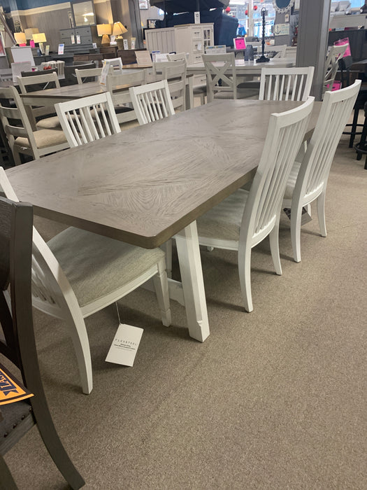 Flex steel Melody Dining Set