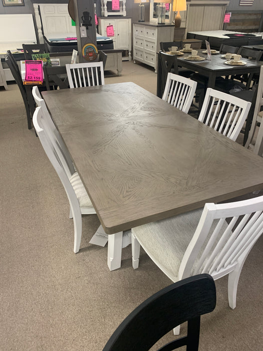 Flex steel Melody Dining Set