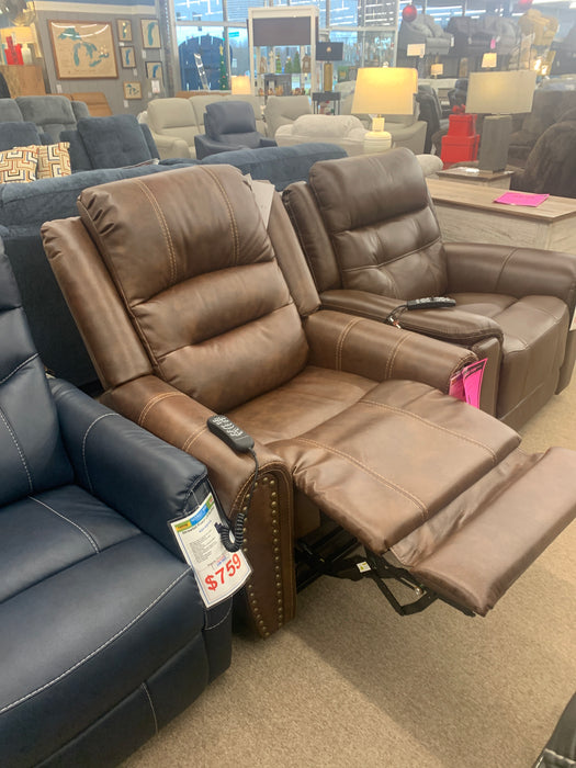 Oscar Lift Recliner