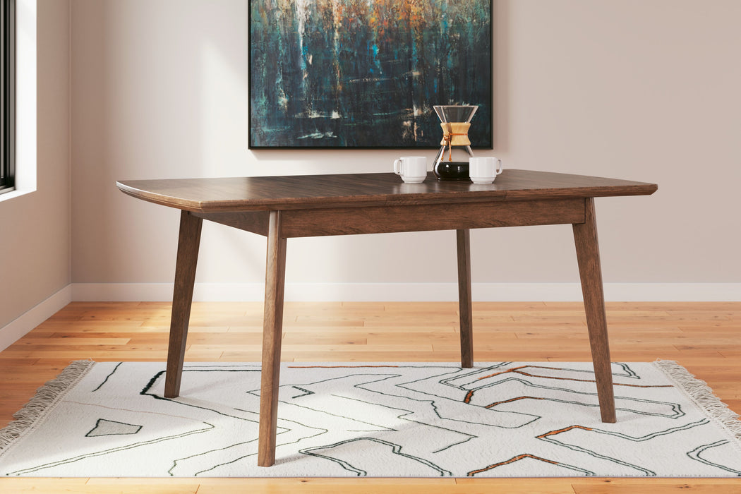 Lyncott - Brown - Rectangular Dining Room Butterfly Extension Table